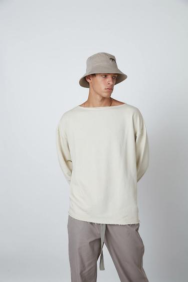  Kayık Yaka Sweatshirt