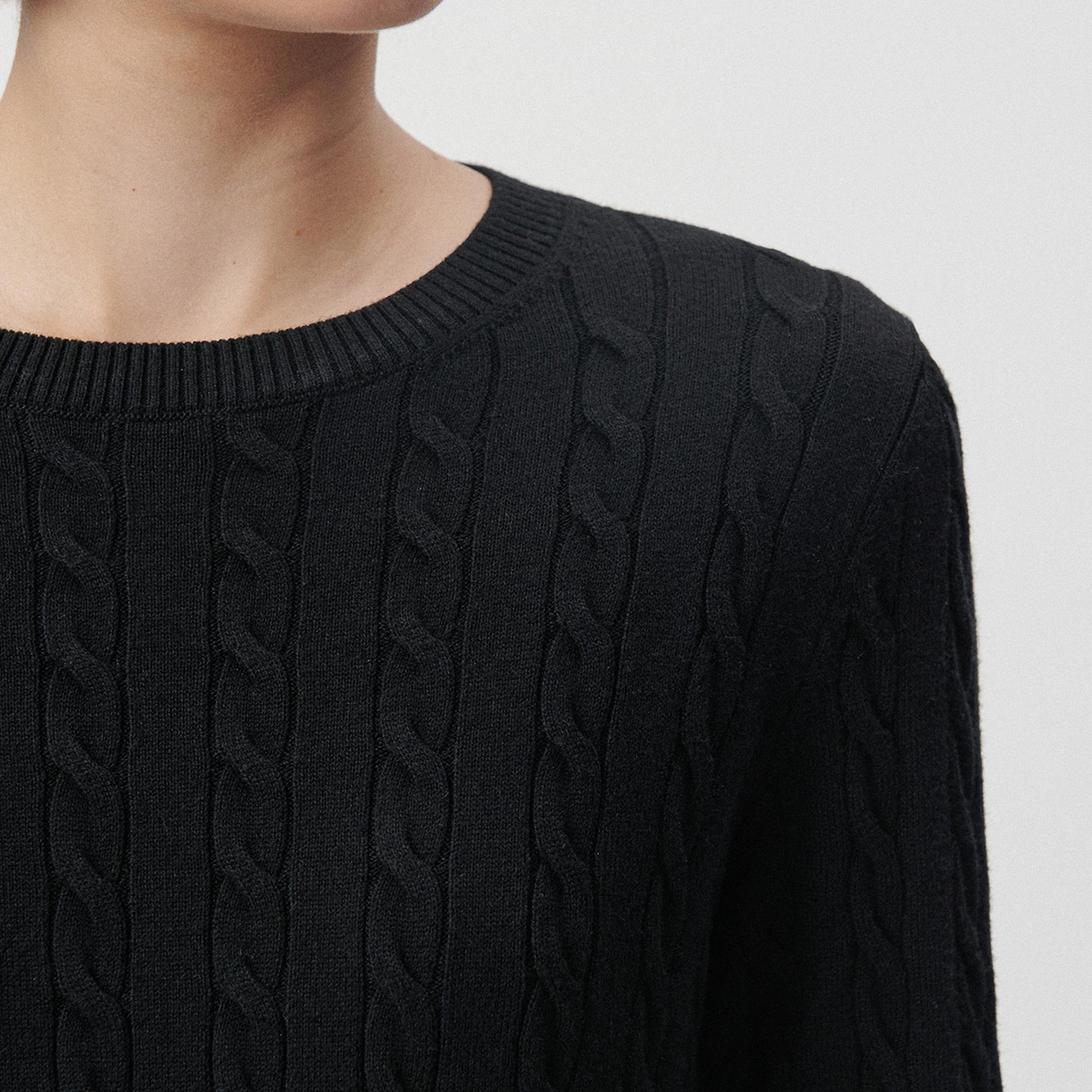 Mavi Bisiklet Yaka Siyah Kazak Slim Fit / Dar Kesim 1710341-900