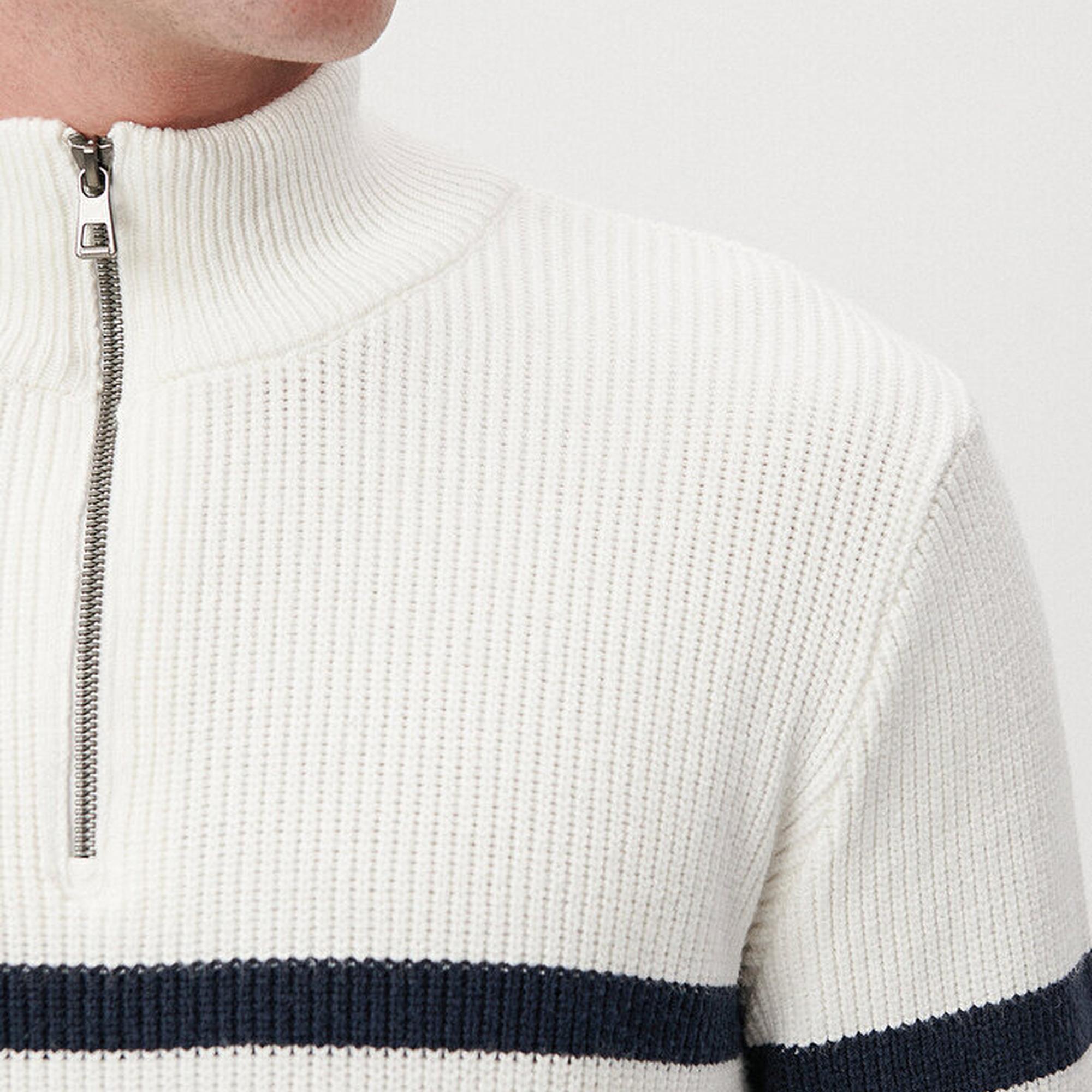 Mavi Çizgili Beyaz Kazak Slim Fit / Dar Kesim 0710131-70057