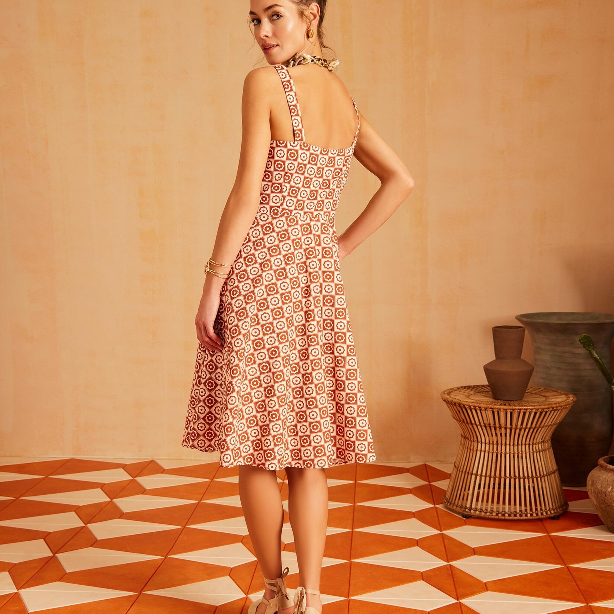 Yaka Detaylı Midi Elbise