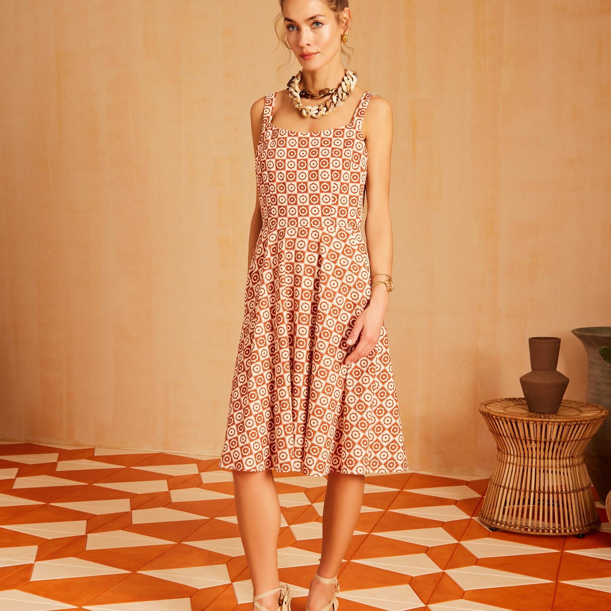 Yaka Detaylı Midi Elbise