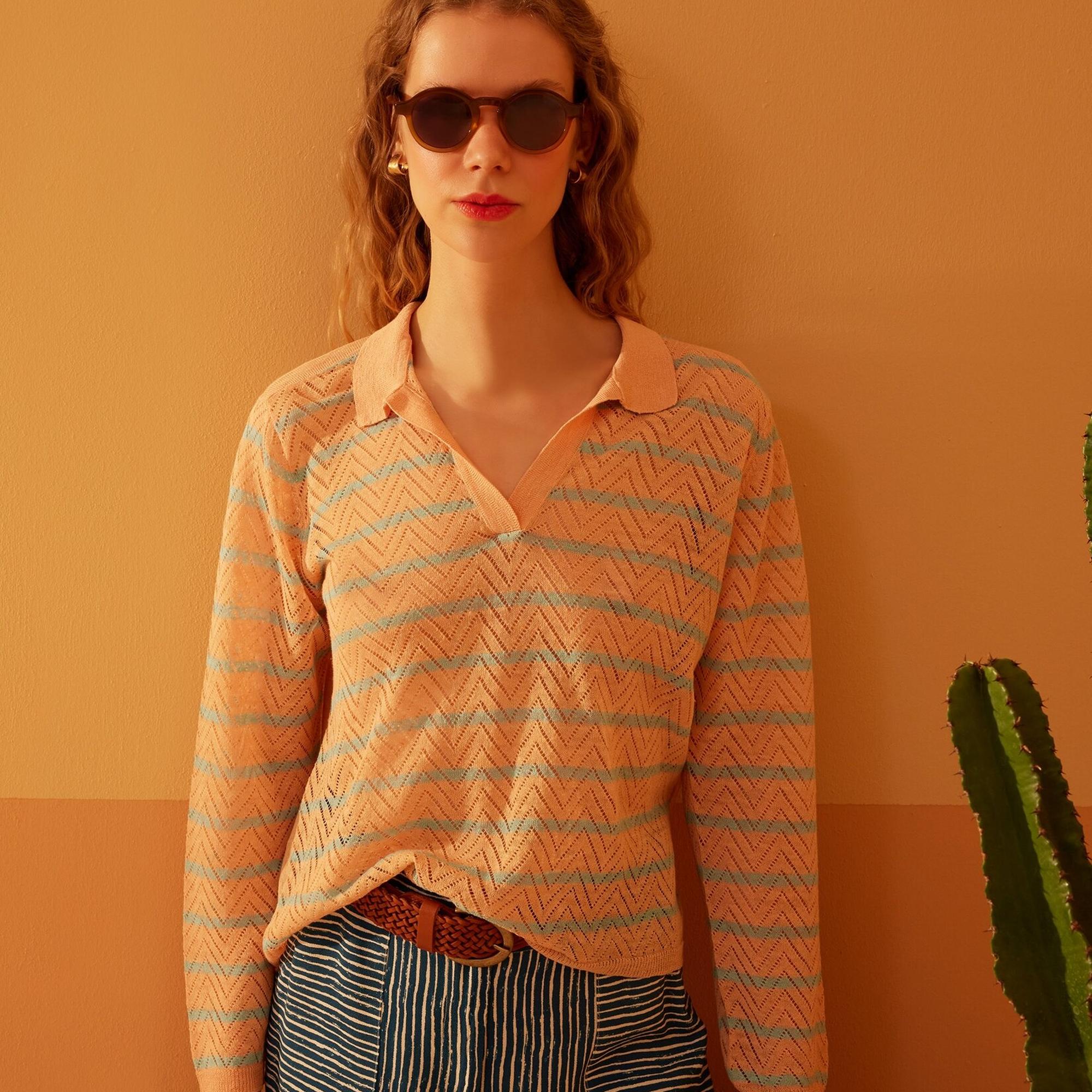 Yaka Detaylı İnce Triko