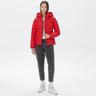  Tommy Jeans Basic Hooded Kadın Kırmızı Mont