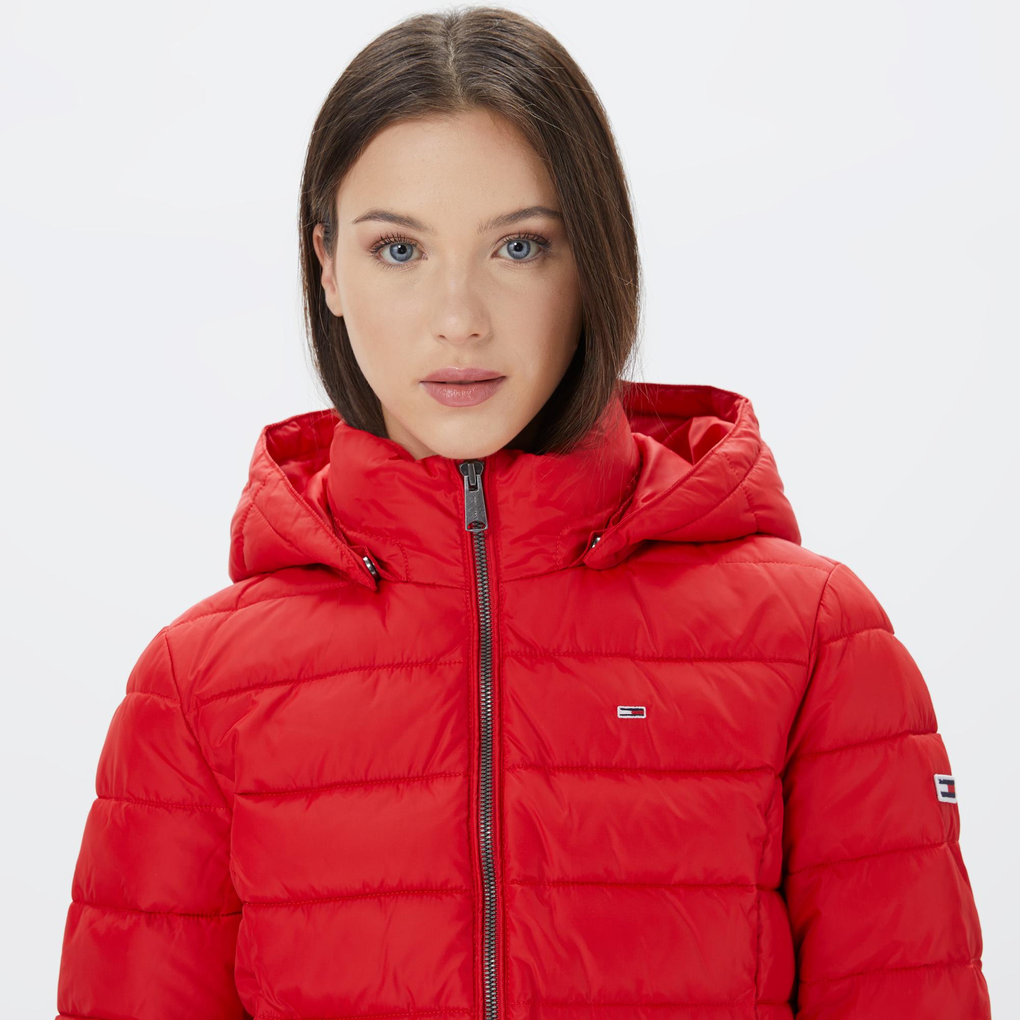 Tommy Jeans Basic Hooded Kadın Kırmızı Mont