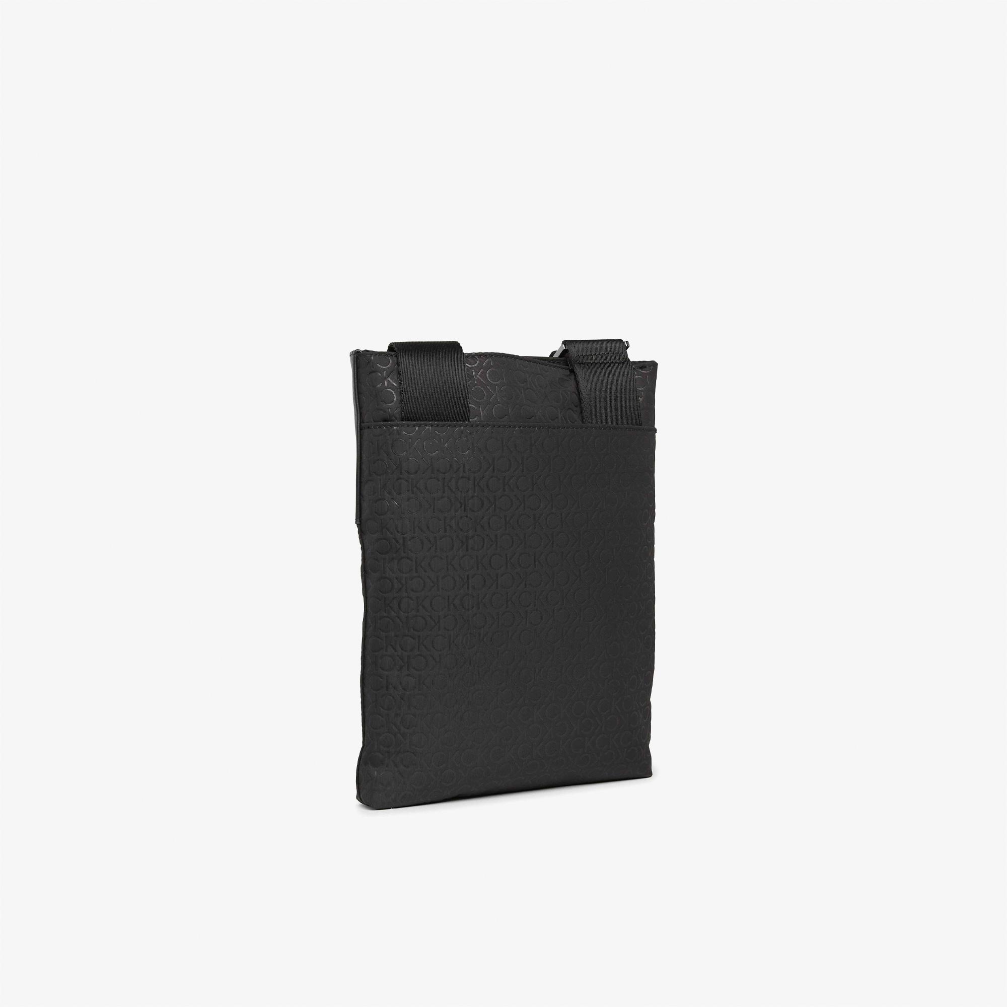 Calvin Klein Elevated Flatpack Repreve Erkek Siyah Postacı Çantası