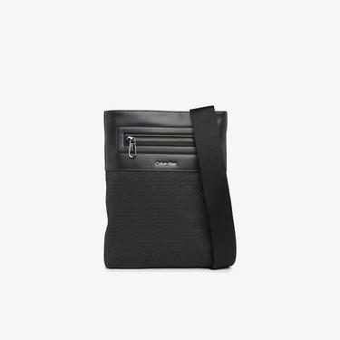  Calvin Klein Elevated Flatpack Repreve Erkek Siyah Postacı Çantası