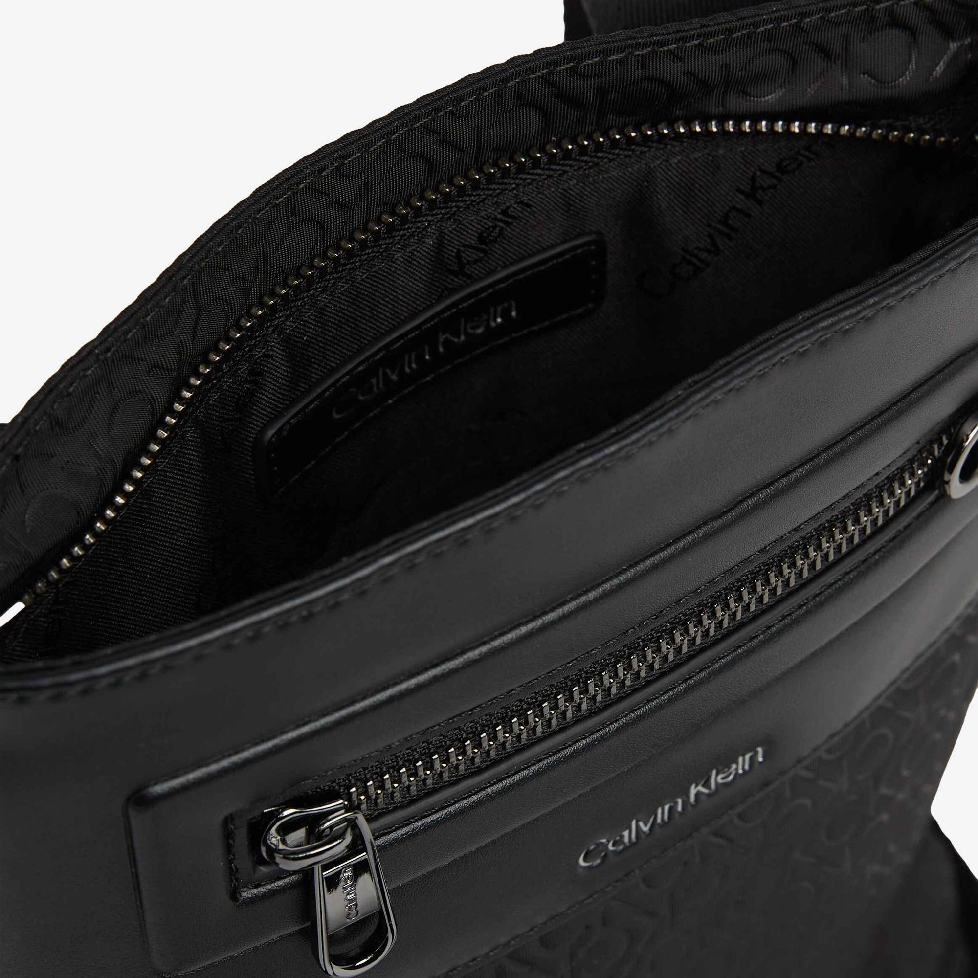 Calvin Klein Elevated Flatpack Repreve Erkek Siyah Postacı Çantası