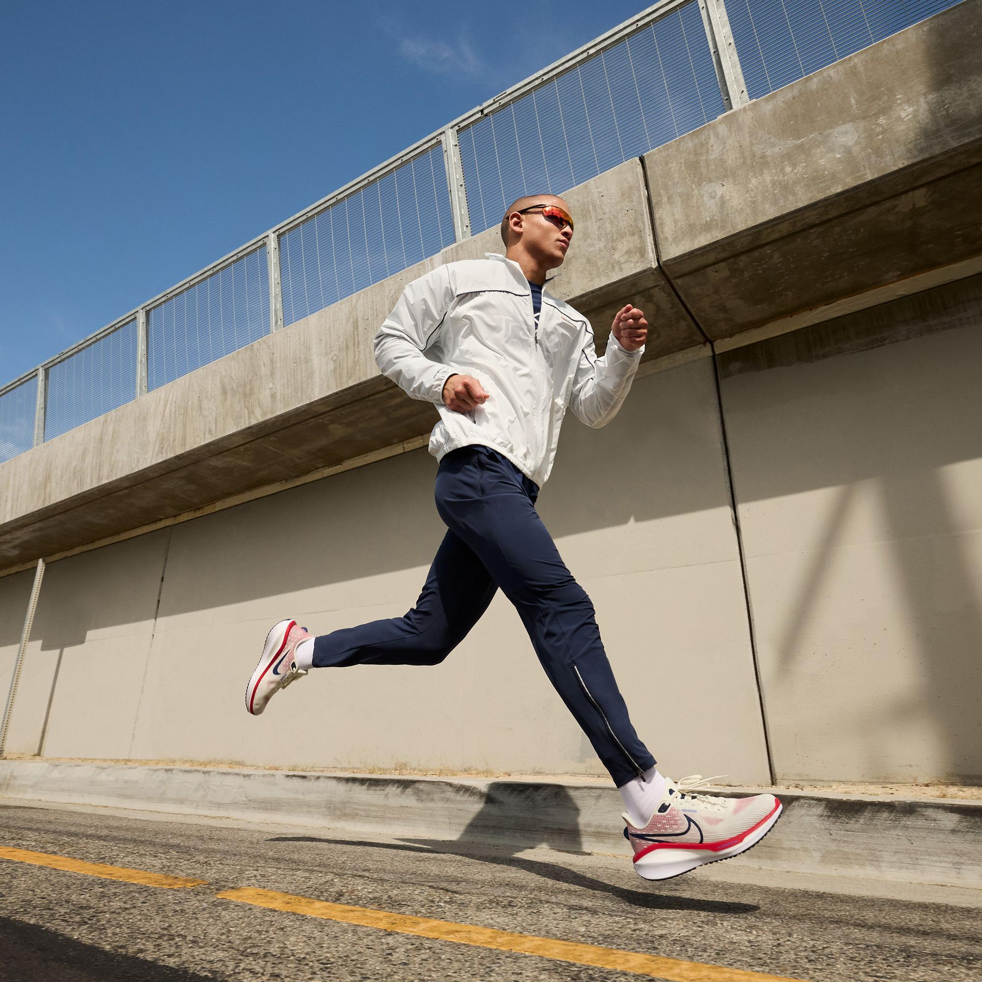 Nike Vomero 17 Erkek Yeşil Spor Ayakkabı