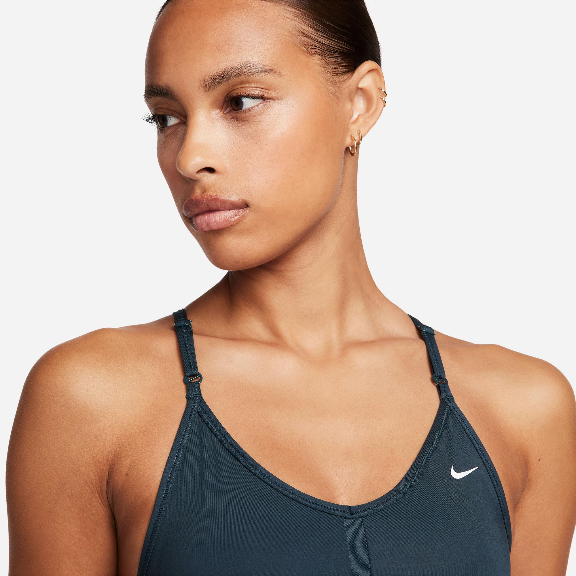 Nike Indy V-Neck Kadın Yeşil Bra