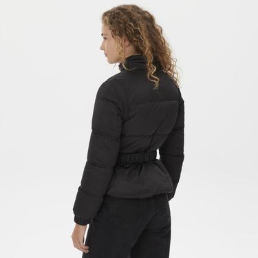  Guess Lucia Bum Puffa Kadın Siyah Mont