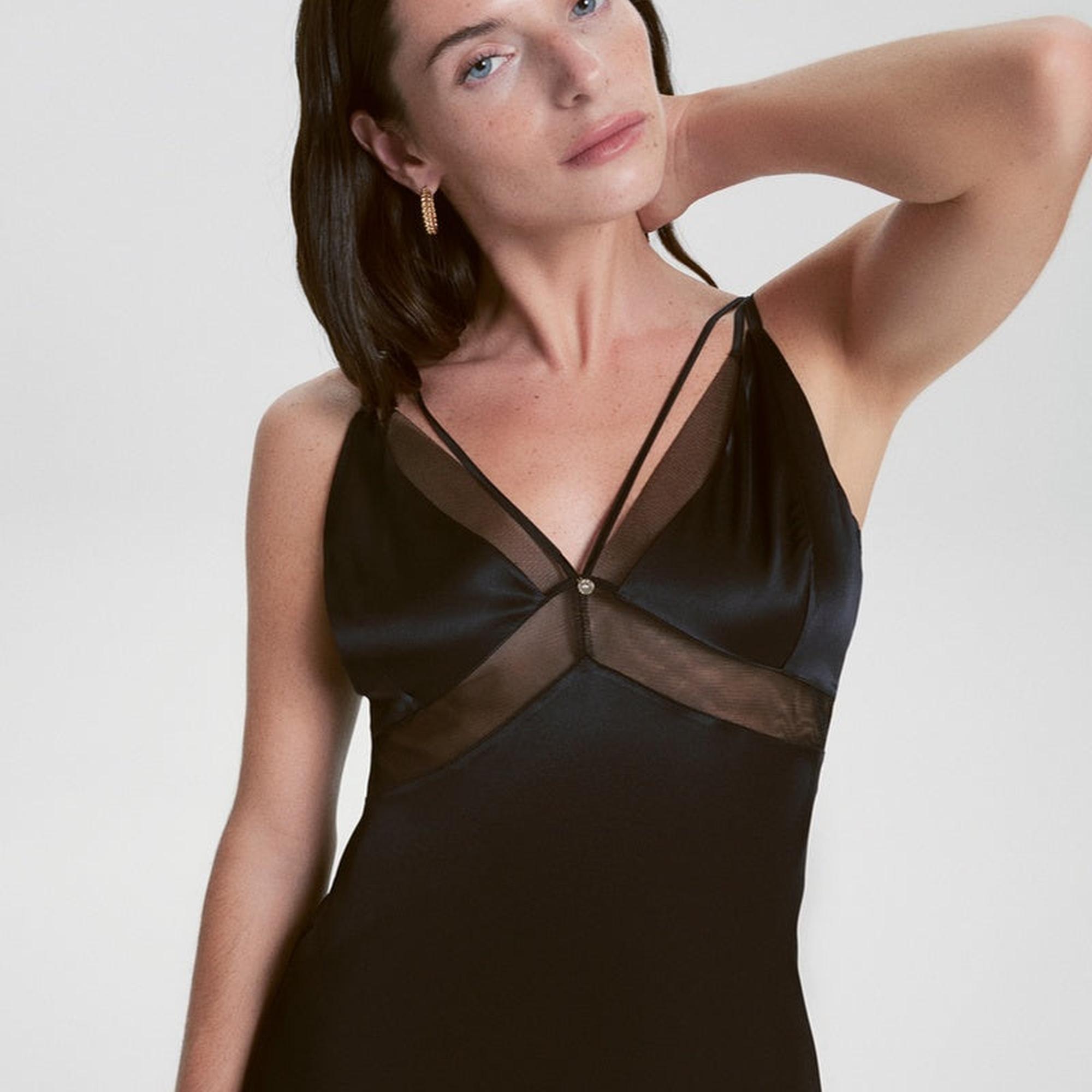 Evelyn İpek Tül Detaylı Yırtmaçlı Elbise