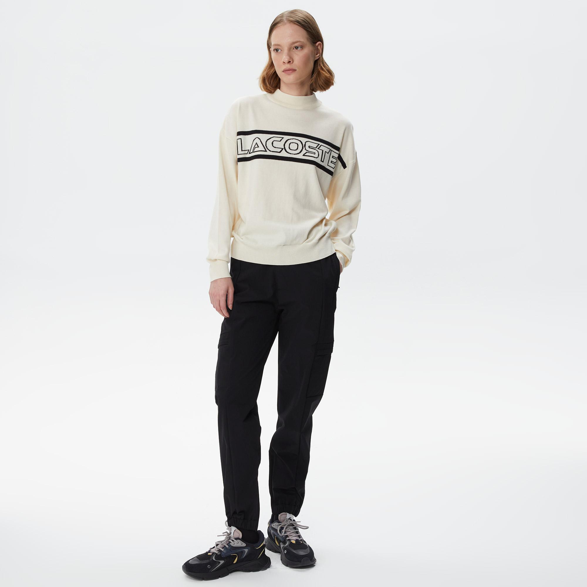 Lacoste Kadın Regular Fit Dik Yaka Baskılı Beyaz Kazak