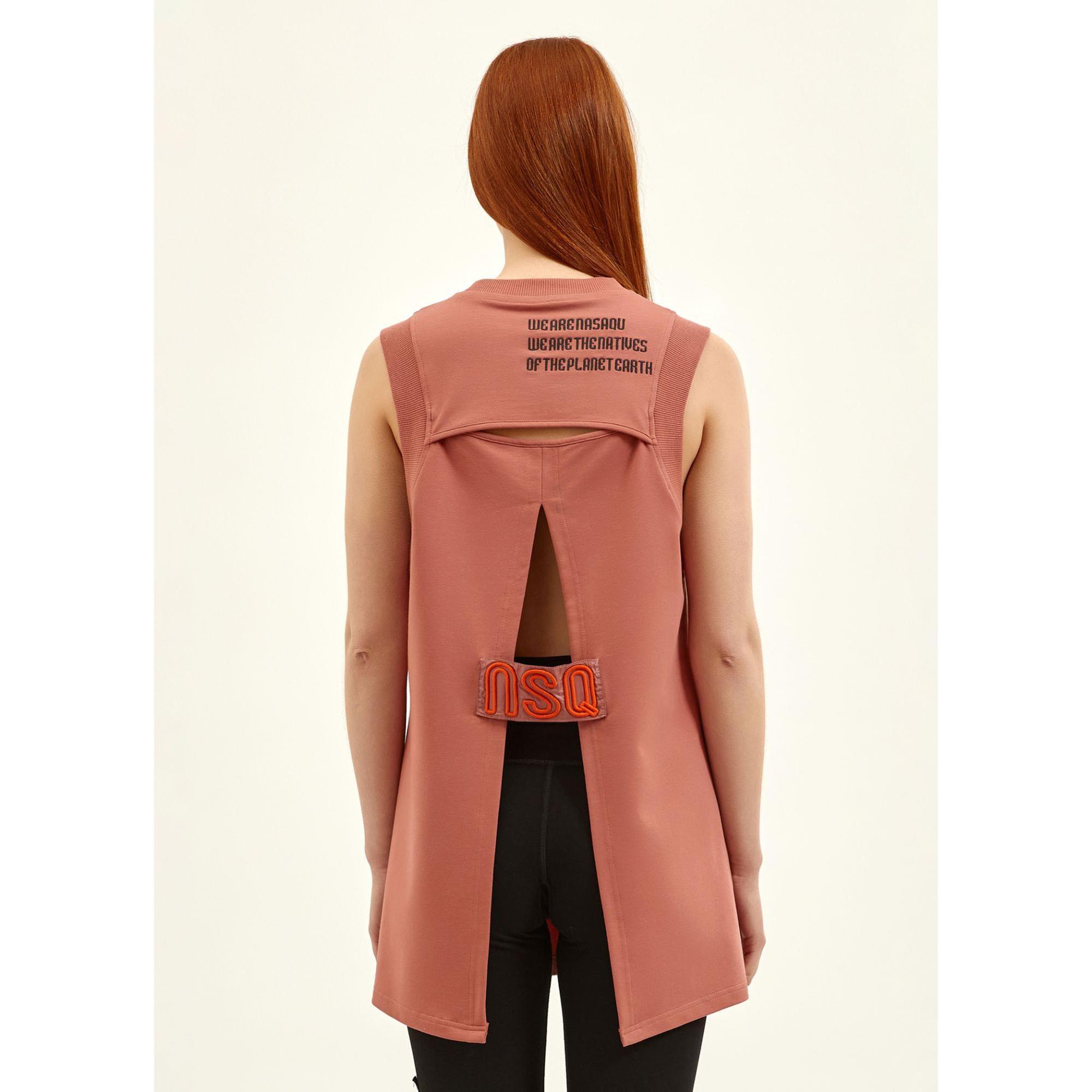 Nasaqu Kadın Sırtı Açık Nakışlı Gül Kurusu T-Shirt