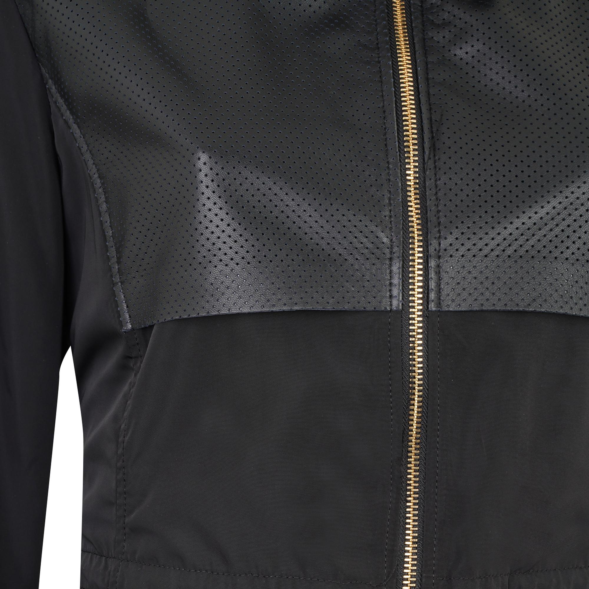 Amoura Siyah Kadın Kapişonlu Su İtici Yağmurluk