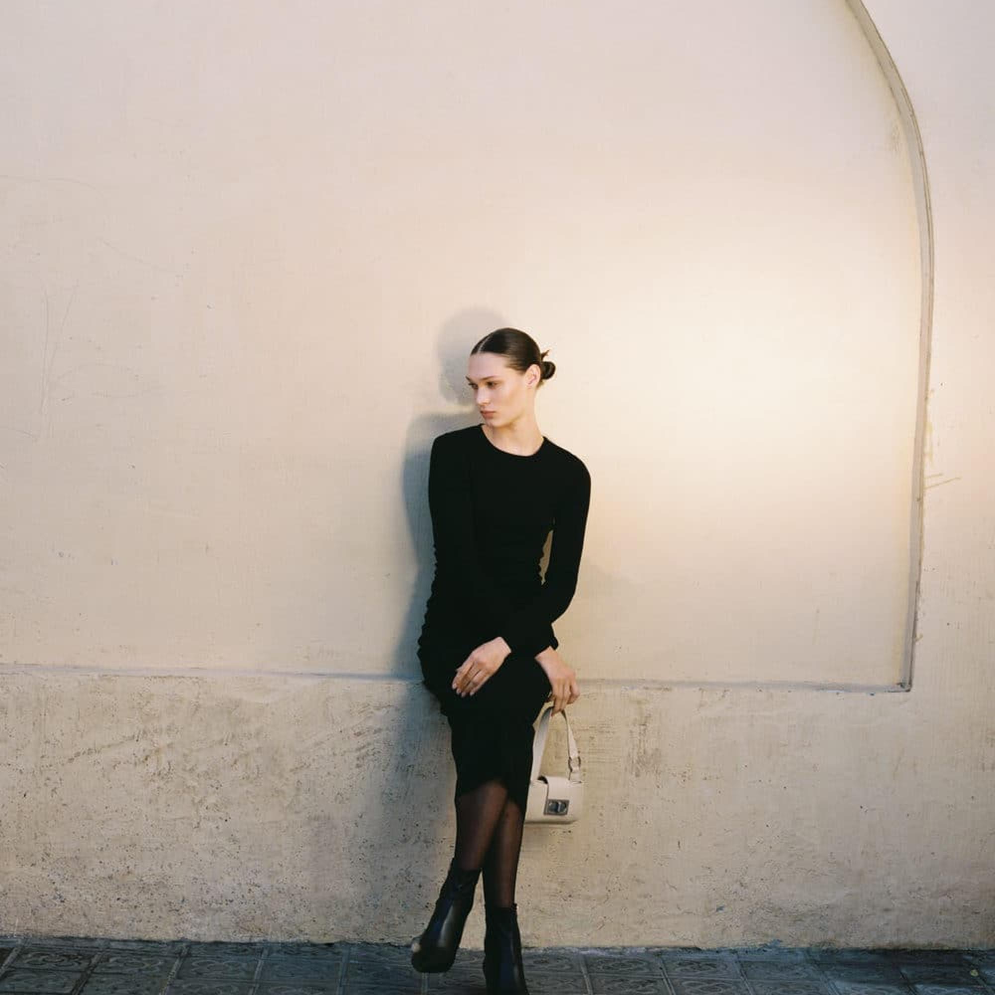 Mango Kadın Yandan Büzgülü Detaylı Elbise Siyah