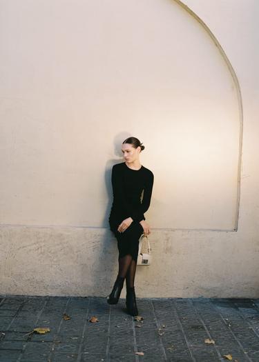  Mango Kadın Yandan Büzgülü Detaylı Elbise Siyah