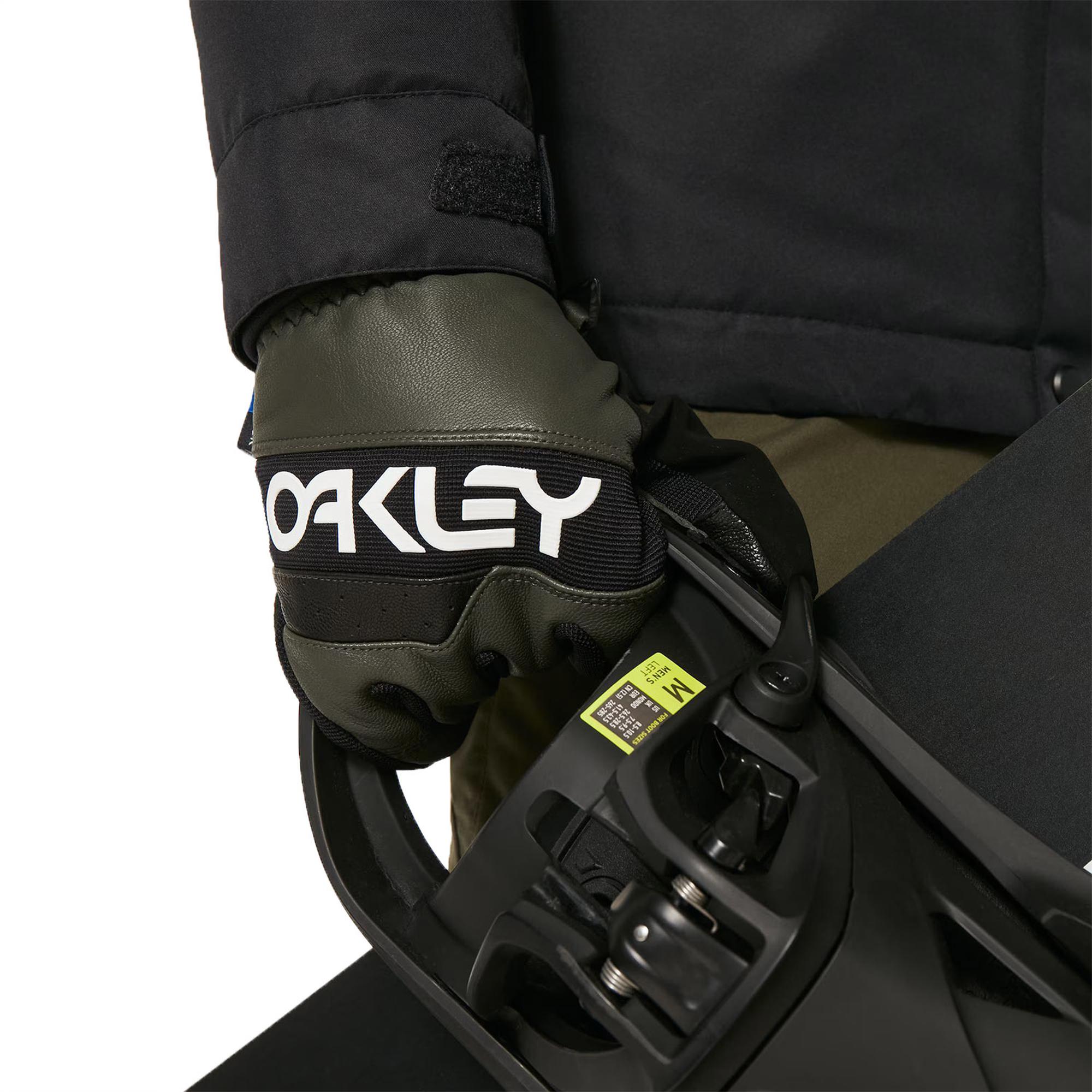 Oakley Core Divisional Rc Insulated J Erkek Siyah Snowboard Ceketi