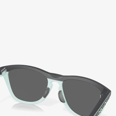  OAKLEY 0OO9284 Injected Erkek Mavi Güneş Gözlüğü