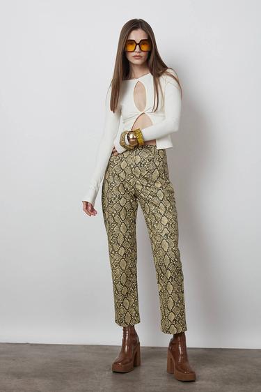  Pencere Detaylı Uzun Kollu Body