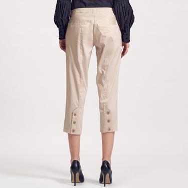  Kadın Capri