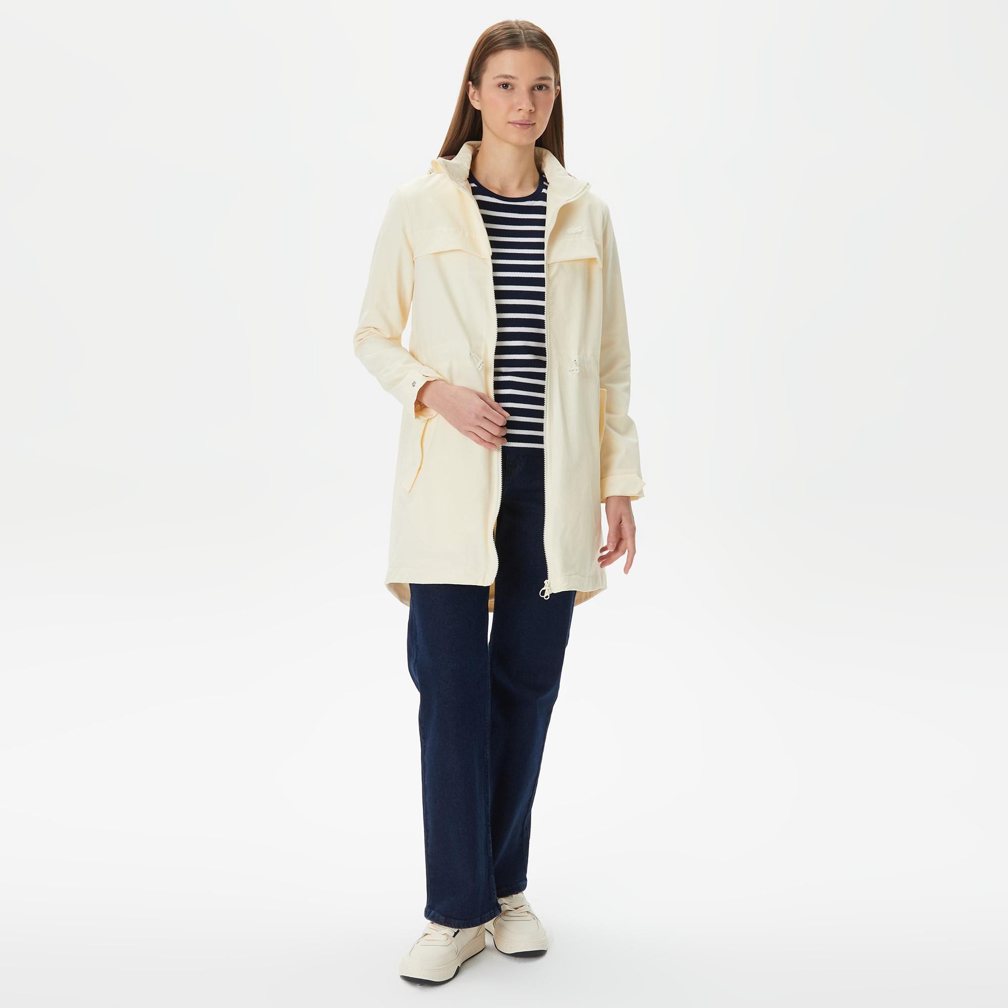 Kadın Kapüşonlu Baskılı Beyaz Mont