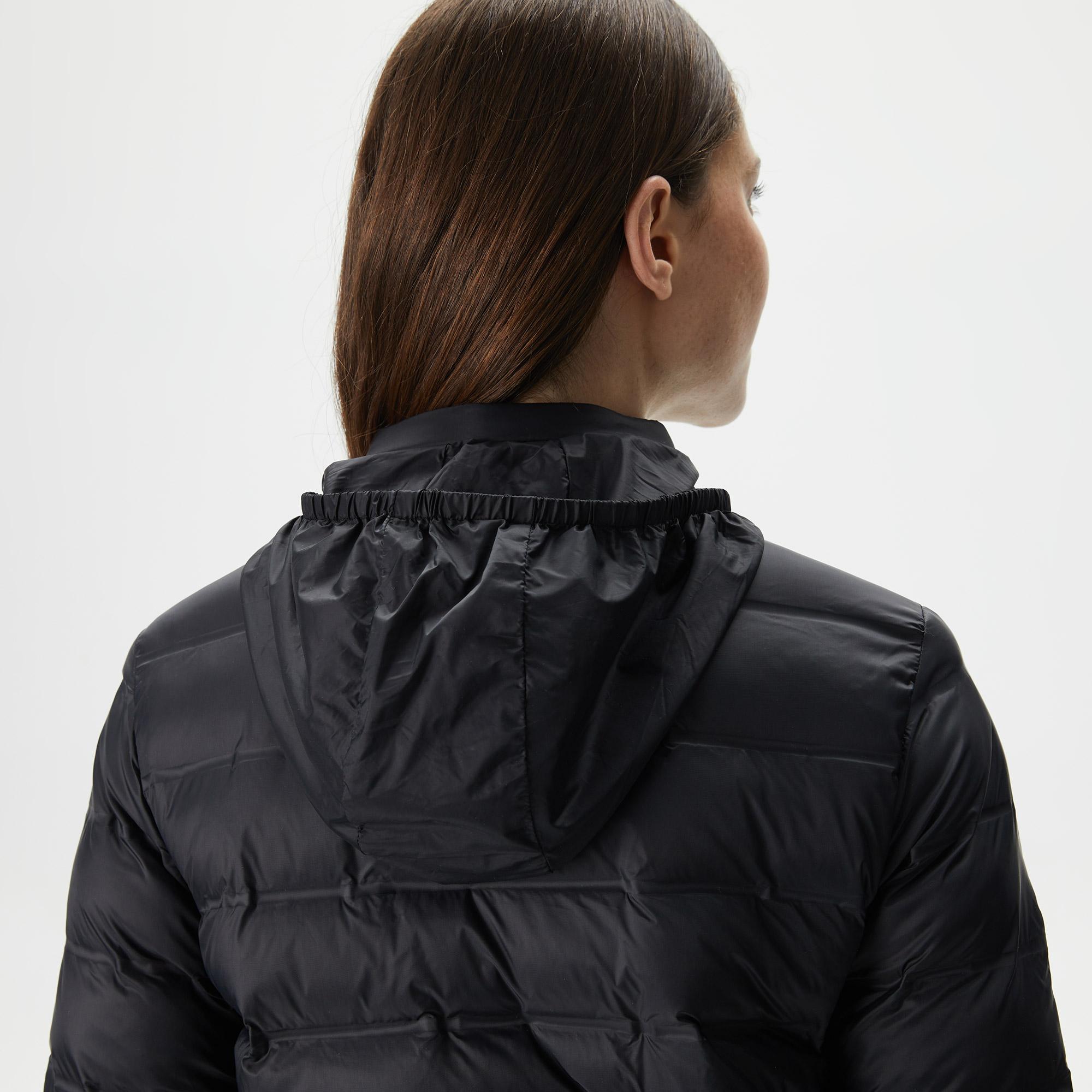 Kadın Dik Yaka Kapitone Siyah Mont