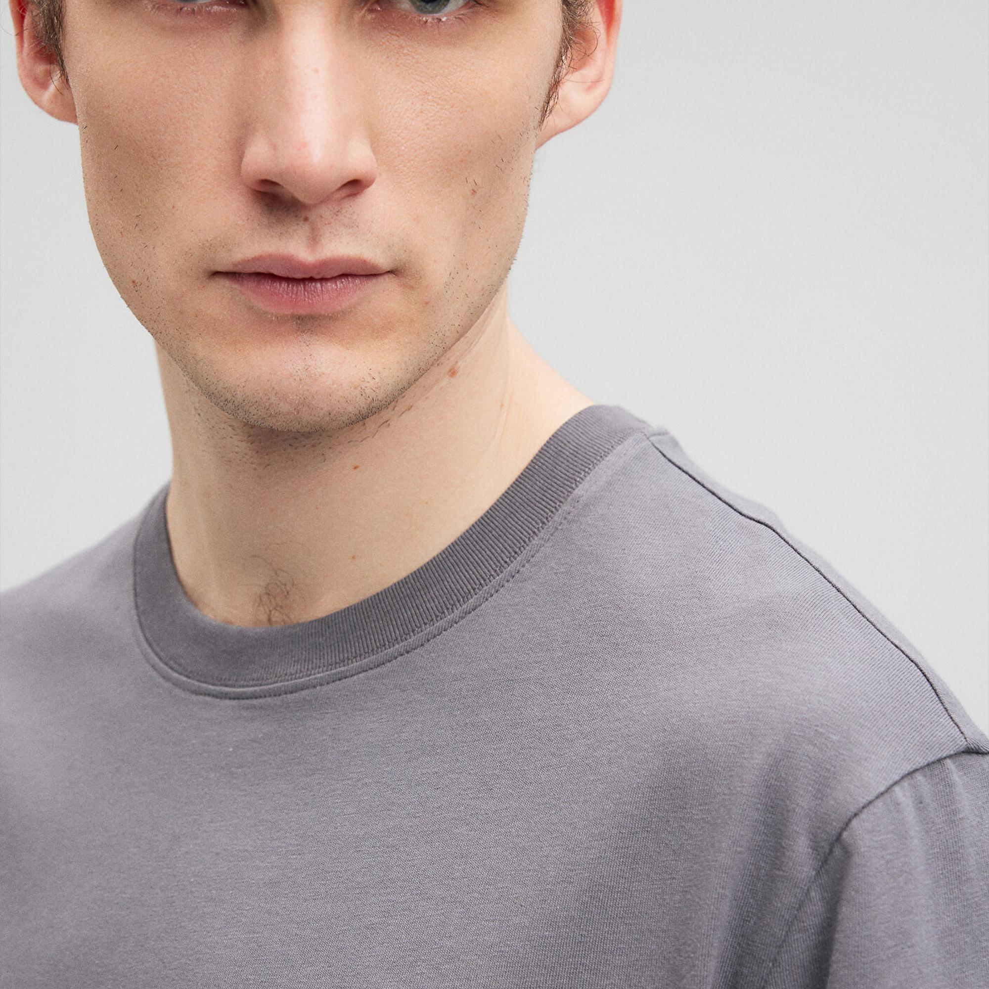 Mavi Bisiklet Yaka Gri Basic Tişört Loose Fit / Bol Rahat Kesim 066249-86569