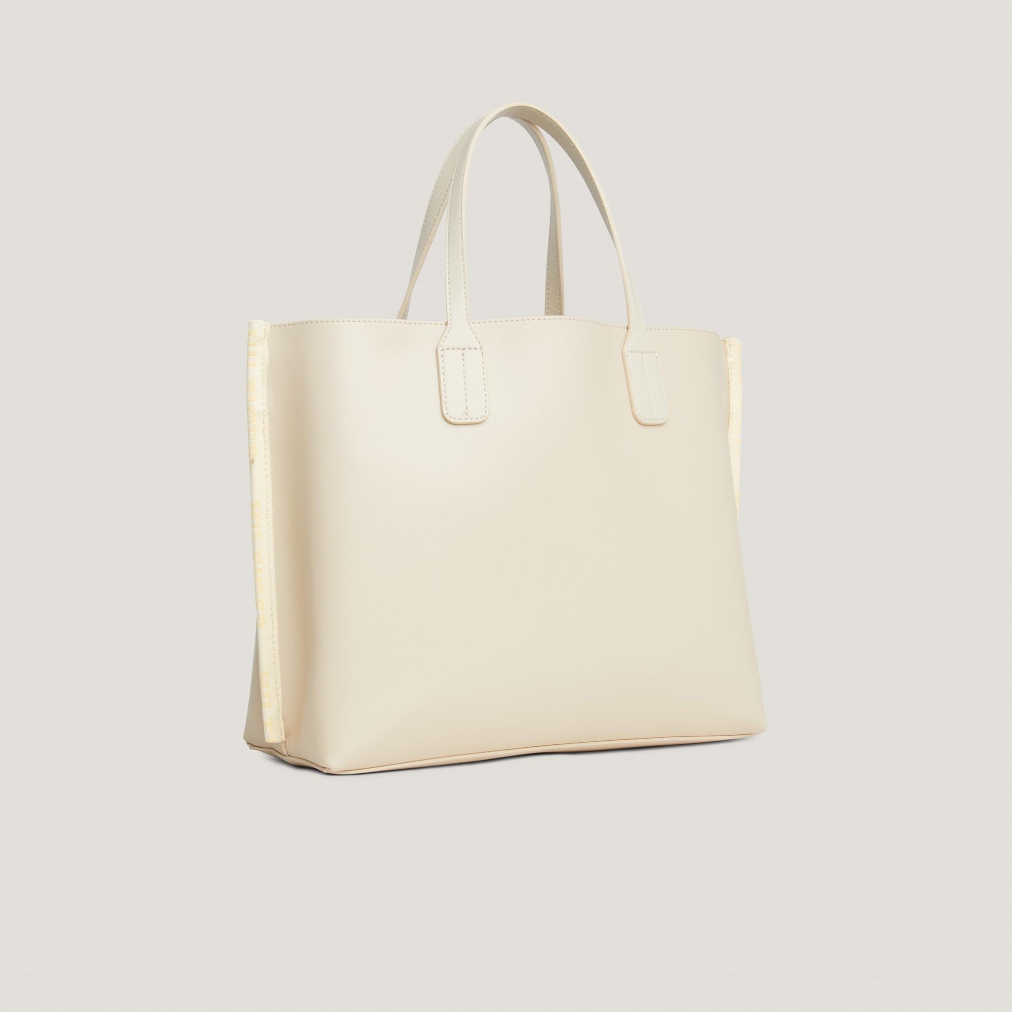 Tommy Hilfiger Iconic Satchel Kadın Krem Rengi El Çantası