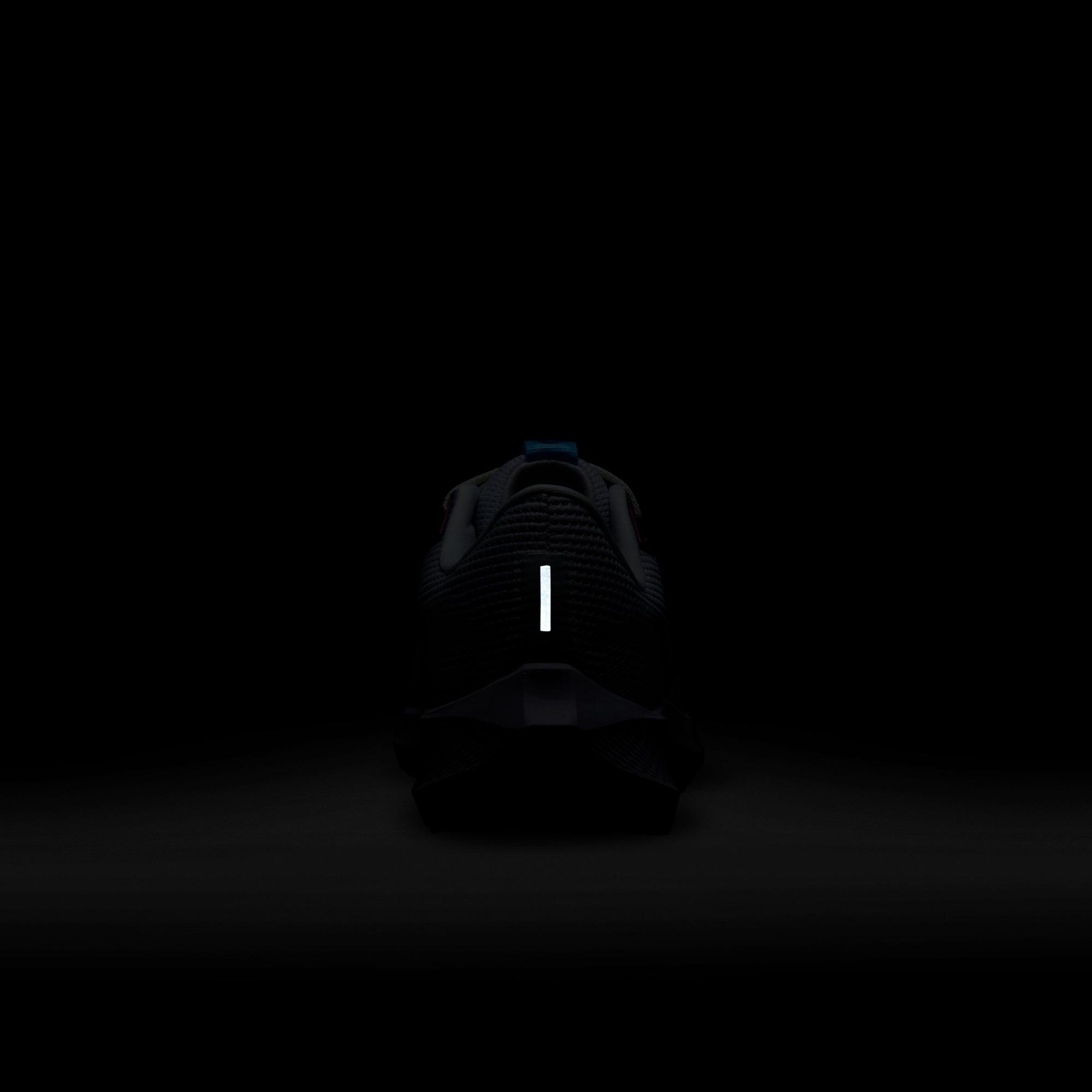 Nike Pegasus 40 Erkek Beyaz Spor Ayakkabı