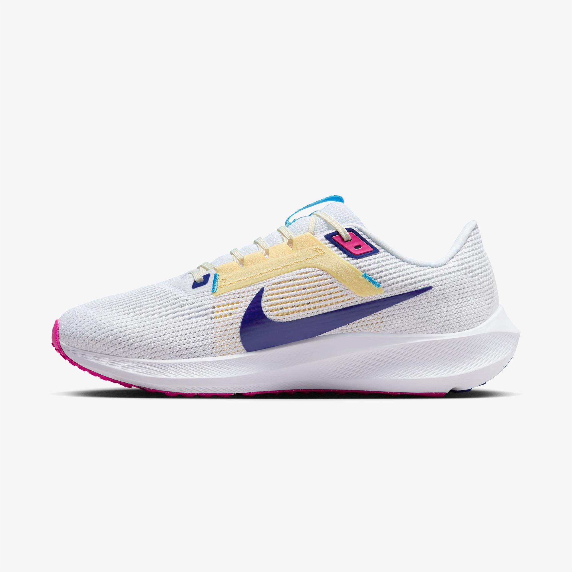 Nike Pegasus 40 Erkek Beyaz Spor Ayakkabı