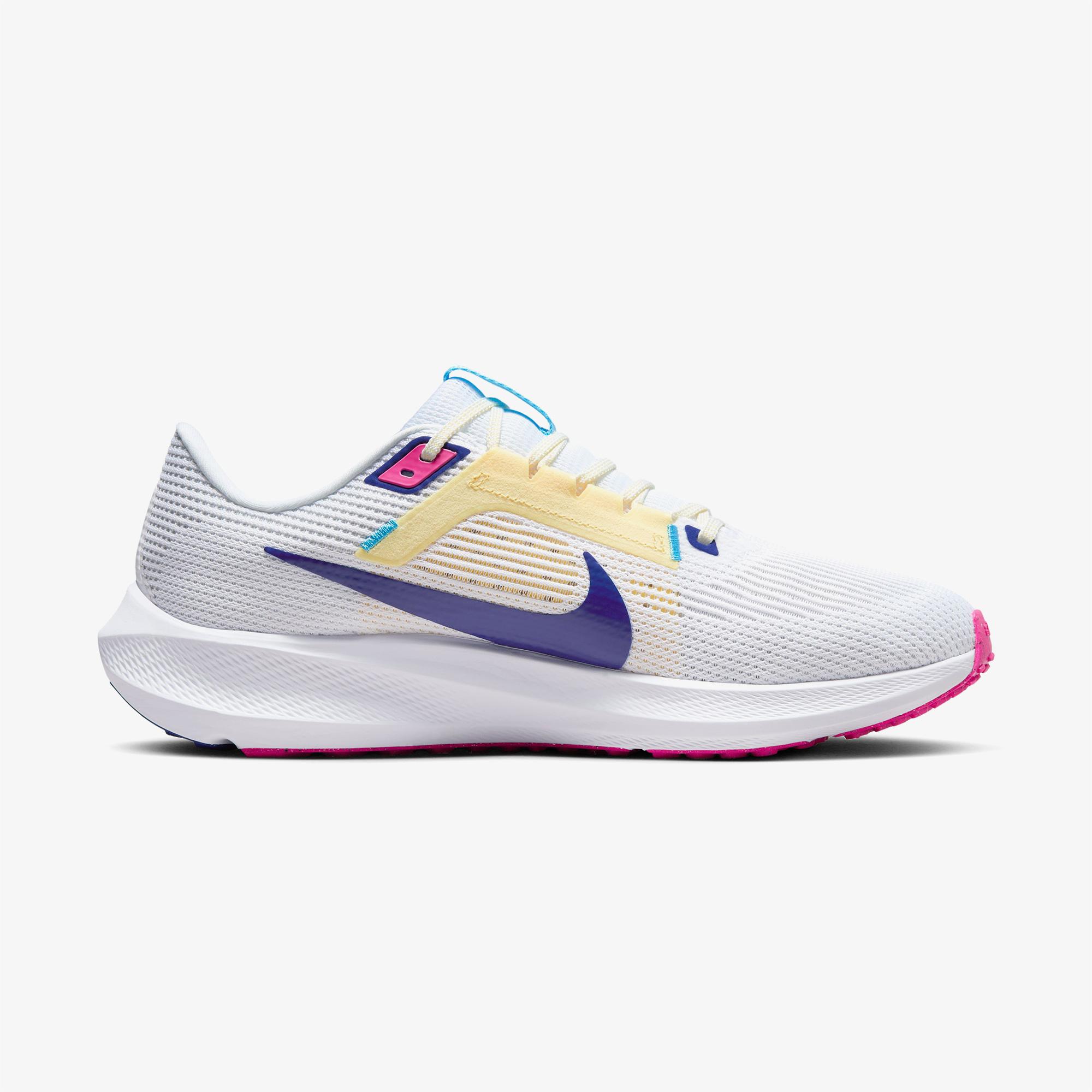 Nike Pegasus 40 Erkek Beyaz Spor Ayakkabı