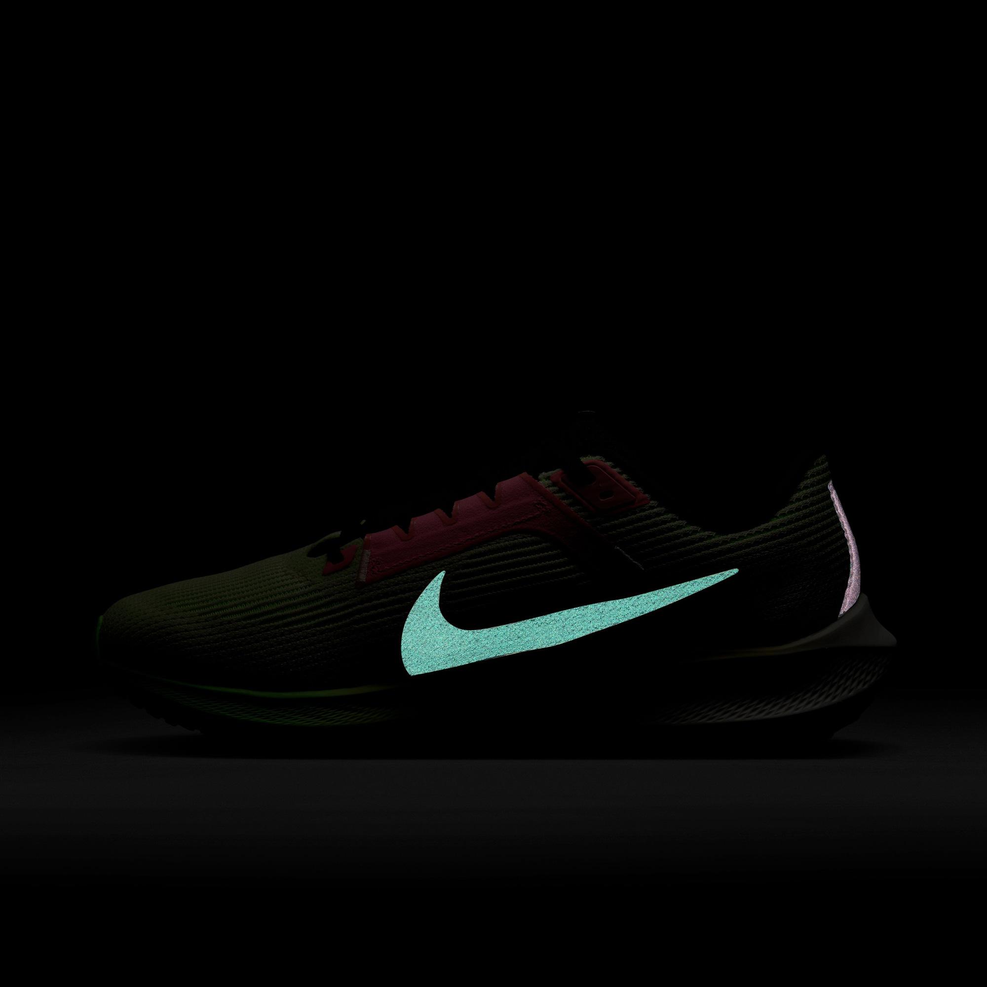 Nike Air Zoom Pegasus 40 Premium Erkek Yeşil Spor Ayakkabı