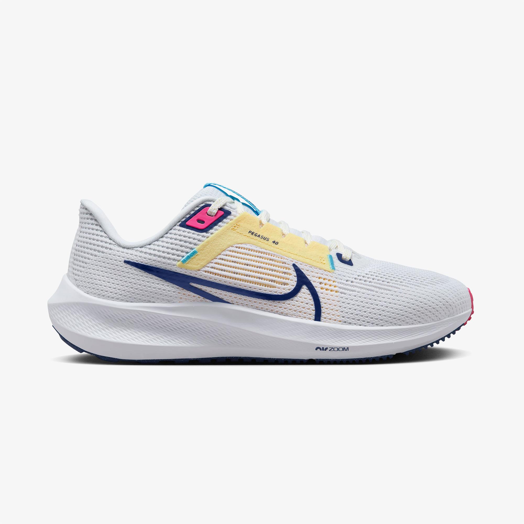 Nike Air Zoom Pegasus 40 Kadın Beyaz Spor Ayakkabı