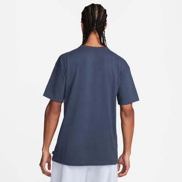  Nike Sportswear Premium Essentials Erkek Mavi T-Shirt