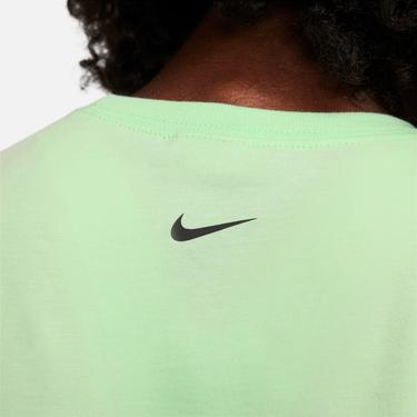  Nike Sportswear Crop Kadın Yeşil T-Shirt