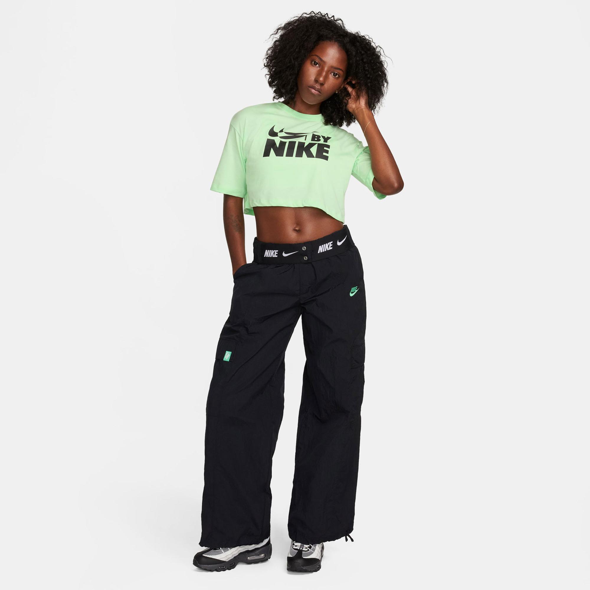 Nike Sportswear Crop Kadın Yeşil T-Shirt