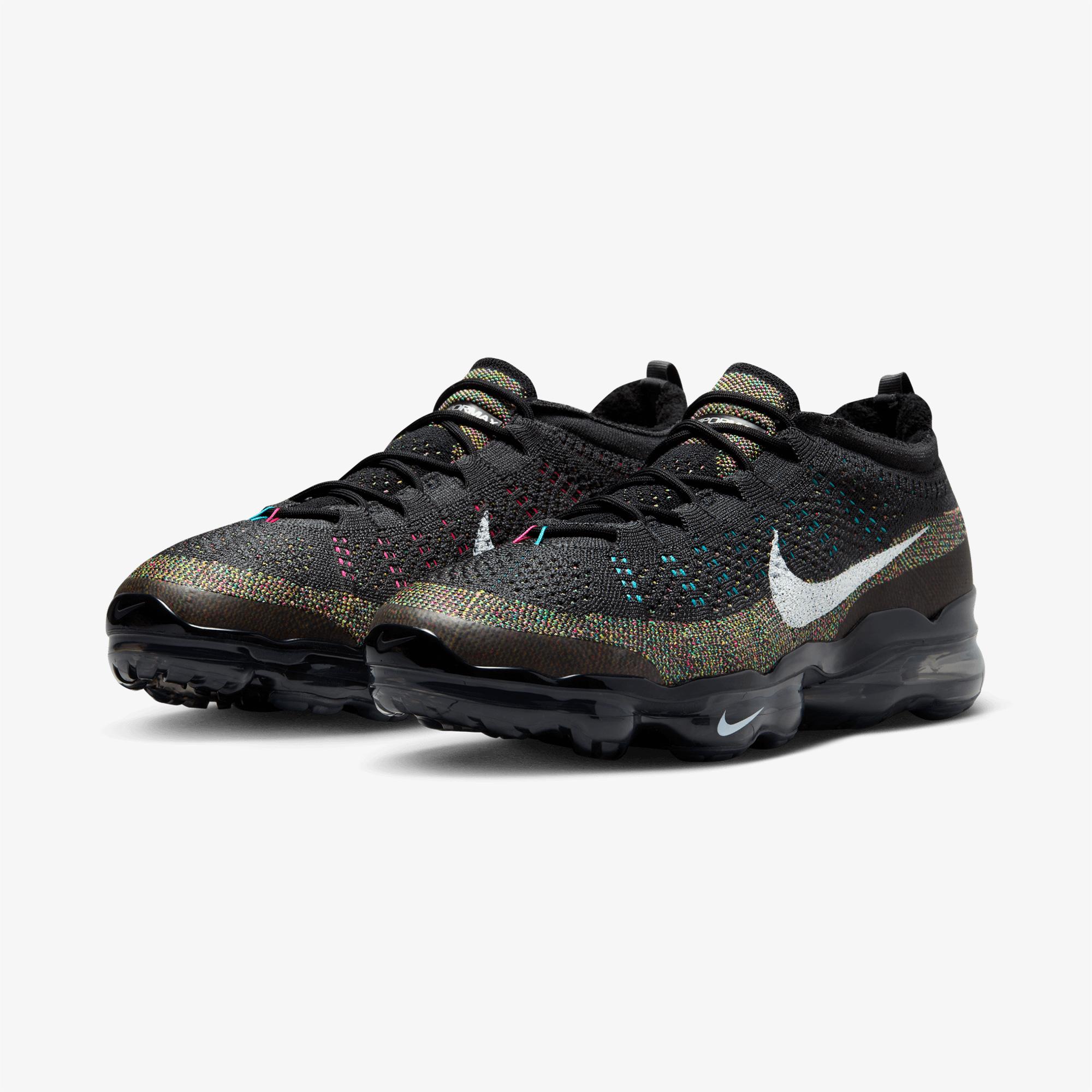 Nike Air VaporMax 2023 Flyknit Erkek Siyah Spor Ayakkabı