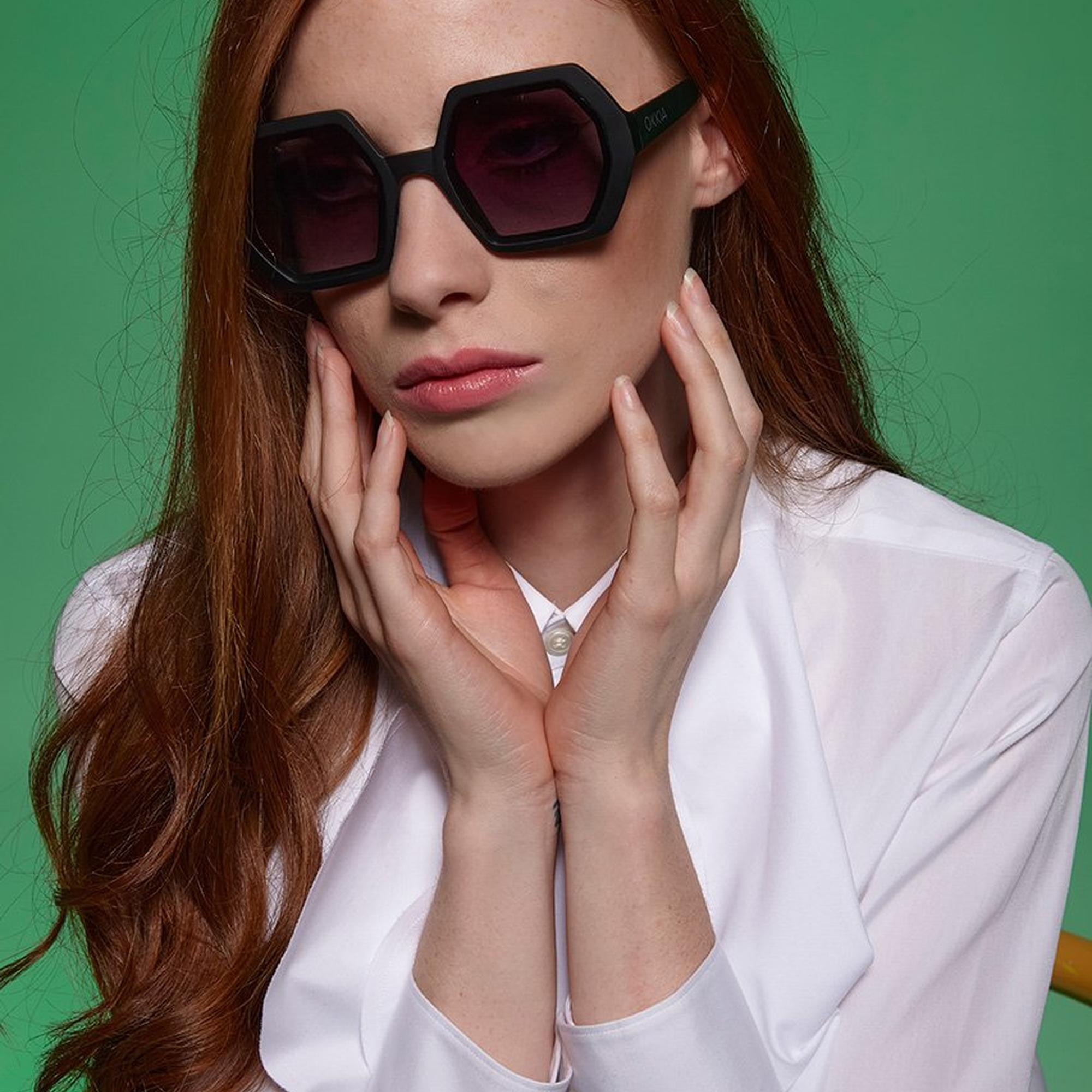 Okkia Emma Big Hexagonal Unisex Güneş Gözlüğü
Siyah