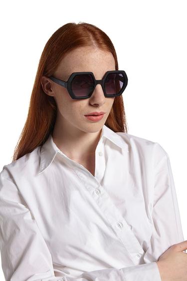  Okkia Emma Big Hexagonal Unisex Güneş Gözlüğü
Siyah