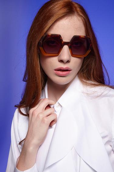  Okkia Emma Big Hexagonal Güneş Gözlüğü
Havana Sarısı