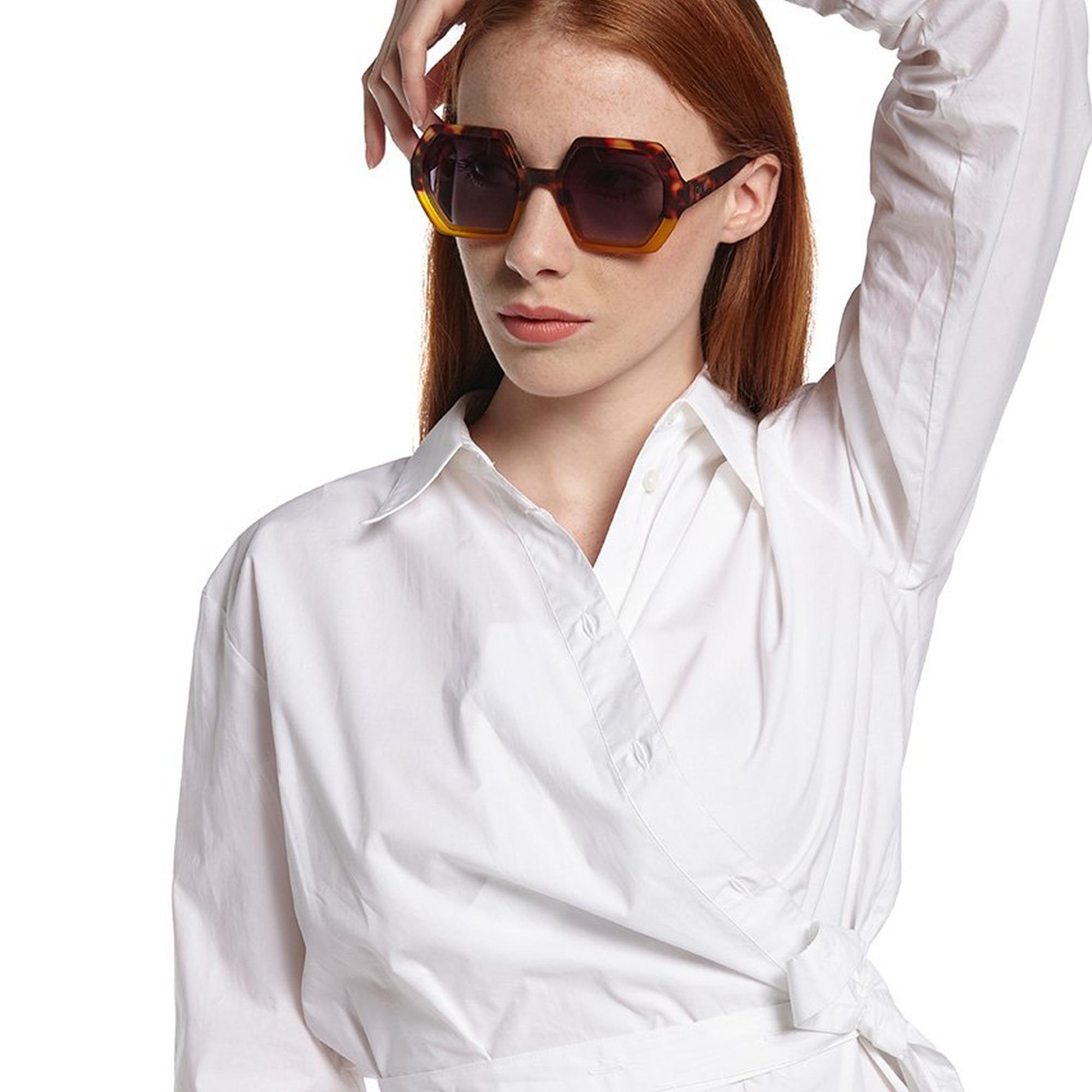 Okkia Emma Big Hexagonal Güneş Gözlüğü
Havana Sarısı