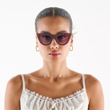  OK0Okkia Claudia Big Cat Güneş Gözlüğü
Turtle