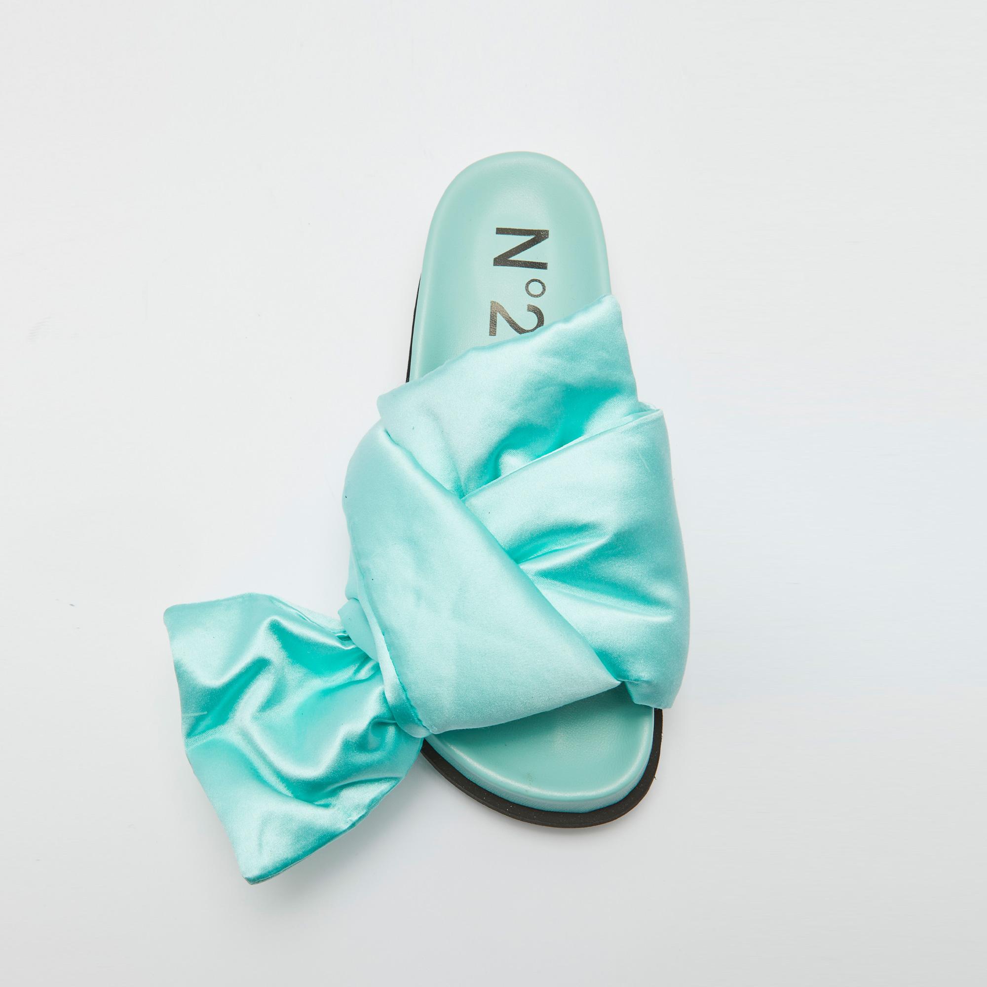 No. 21 Kadın Mavi Terlik