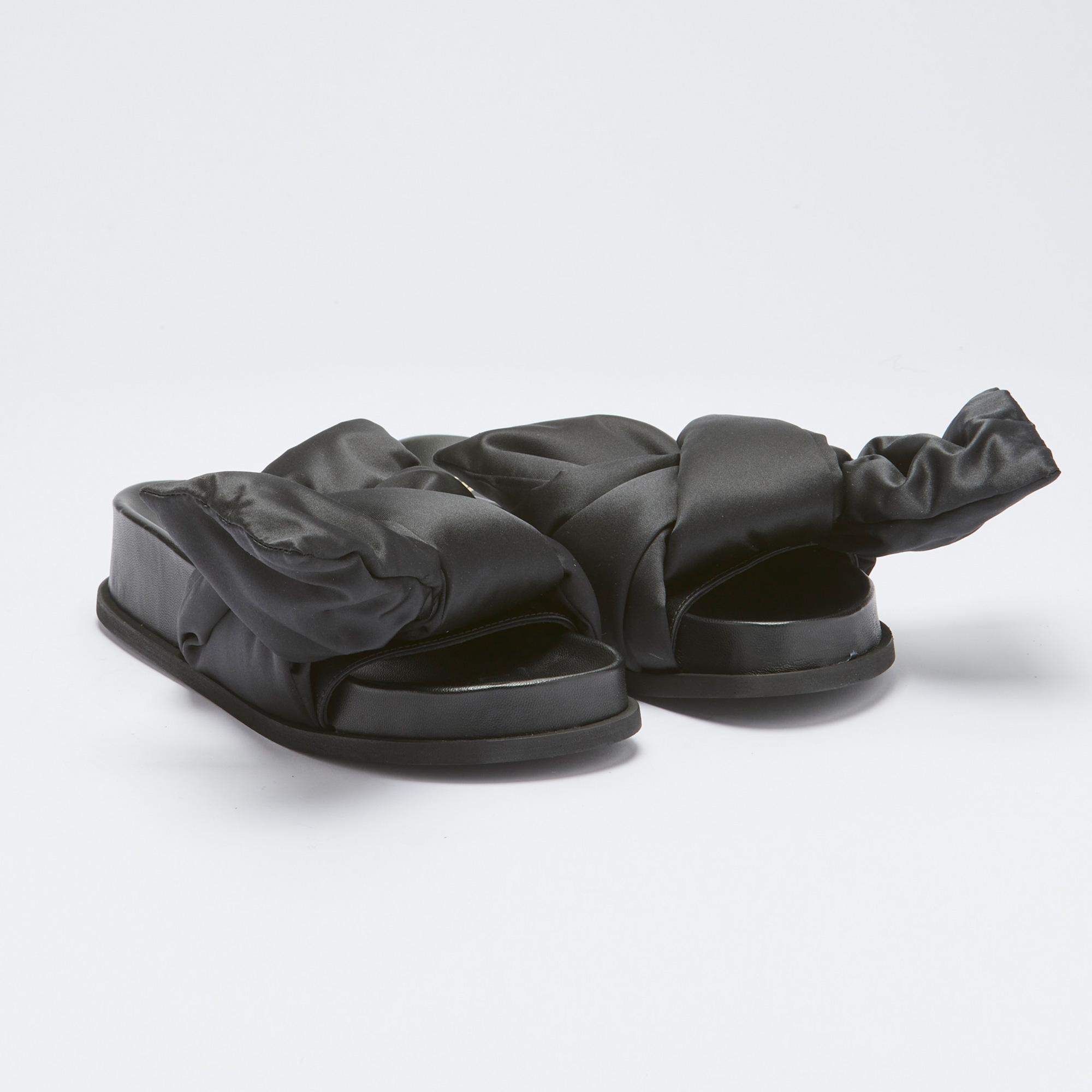 No. 21 Kadın Siyah Terlik