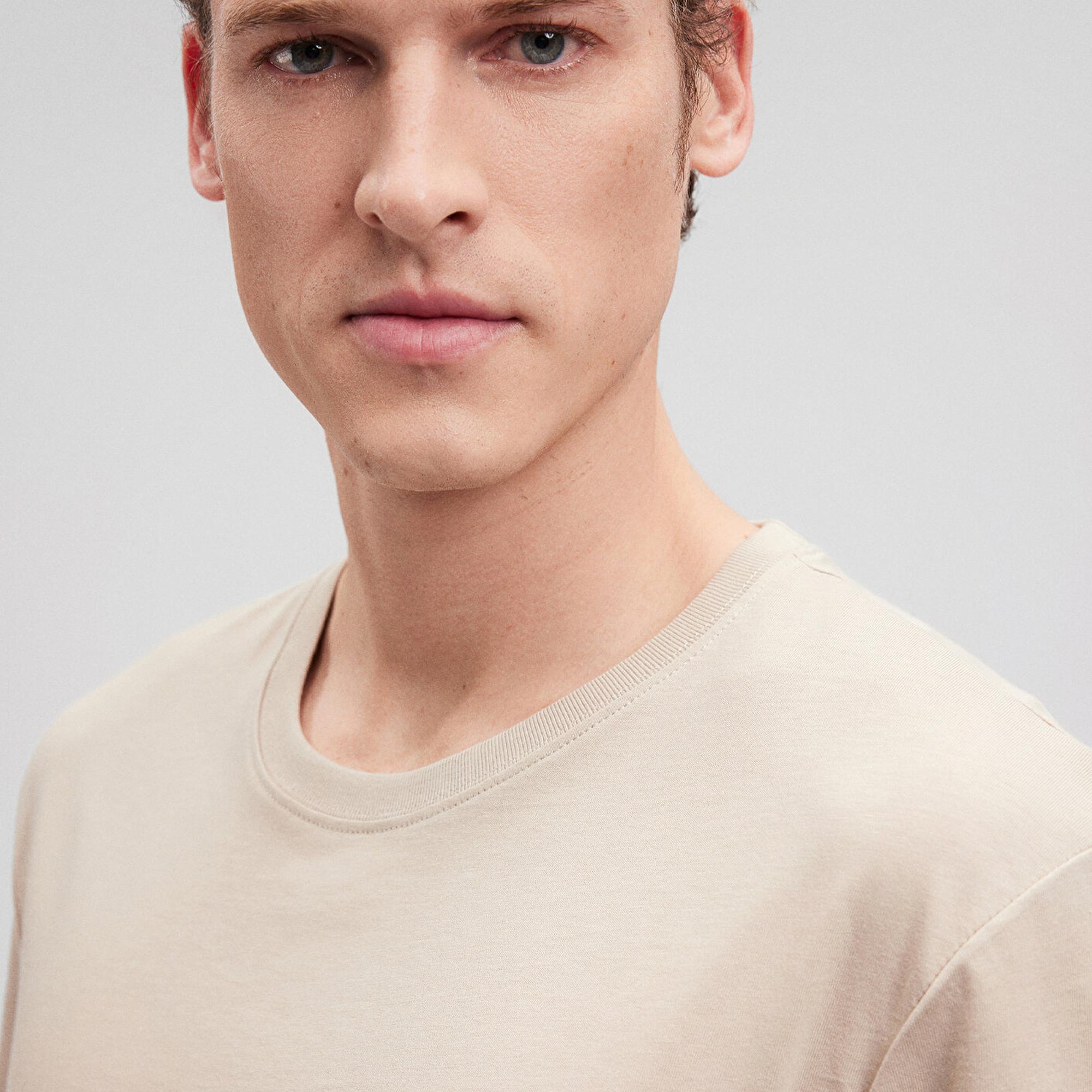 Mavi Bisiklet Yaka Kahverengi Basic Tişört Regular Fit / Normal Kesim 0610251-70319