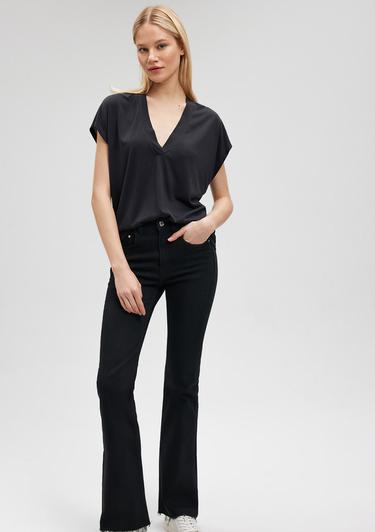  Mavi Siyah Kolsuz Tişört Regular Fit / Normal Kesim 1612250-900