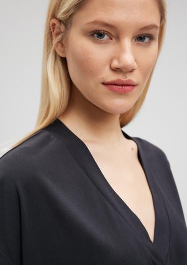  Mavi Siyah Kolsuz Tişört Regular Fit / Normal Kesim 1612250-900