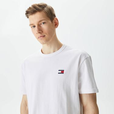  Tommy Jeans Reg Badge Erkek Beyaz T-Shirt