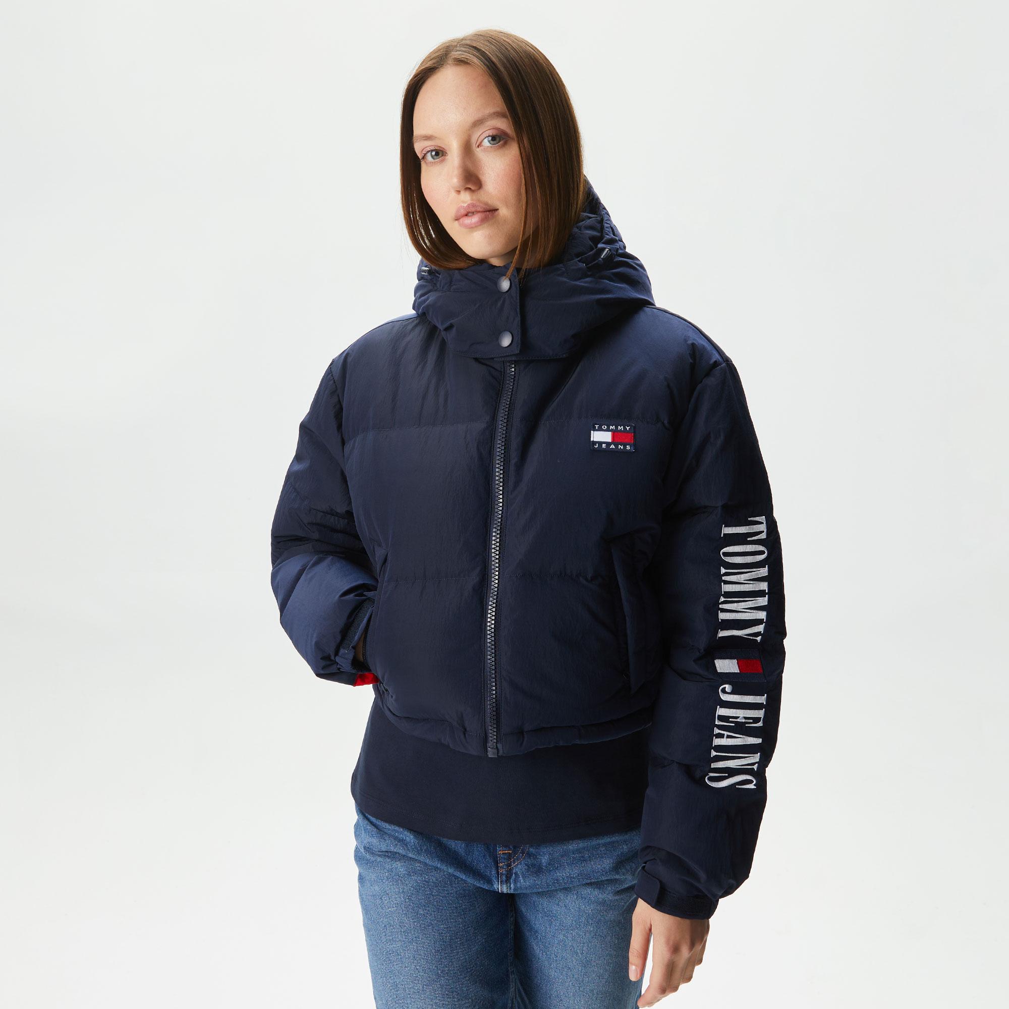 Tommy Jeans Alaska Archive Flag Kadın Lacivert Mont