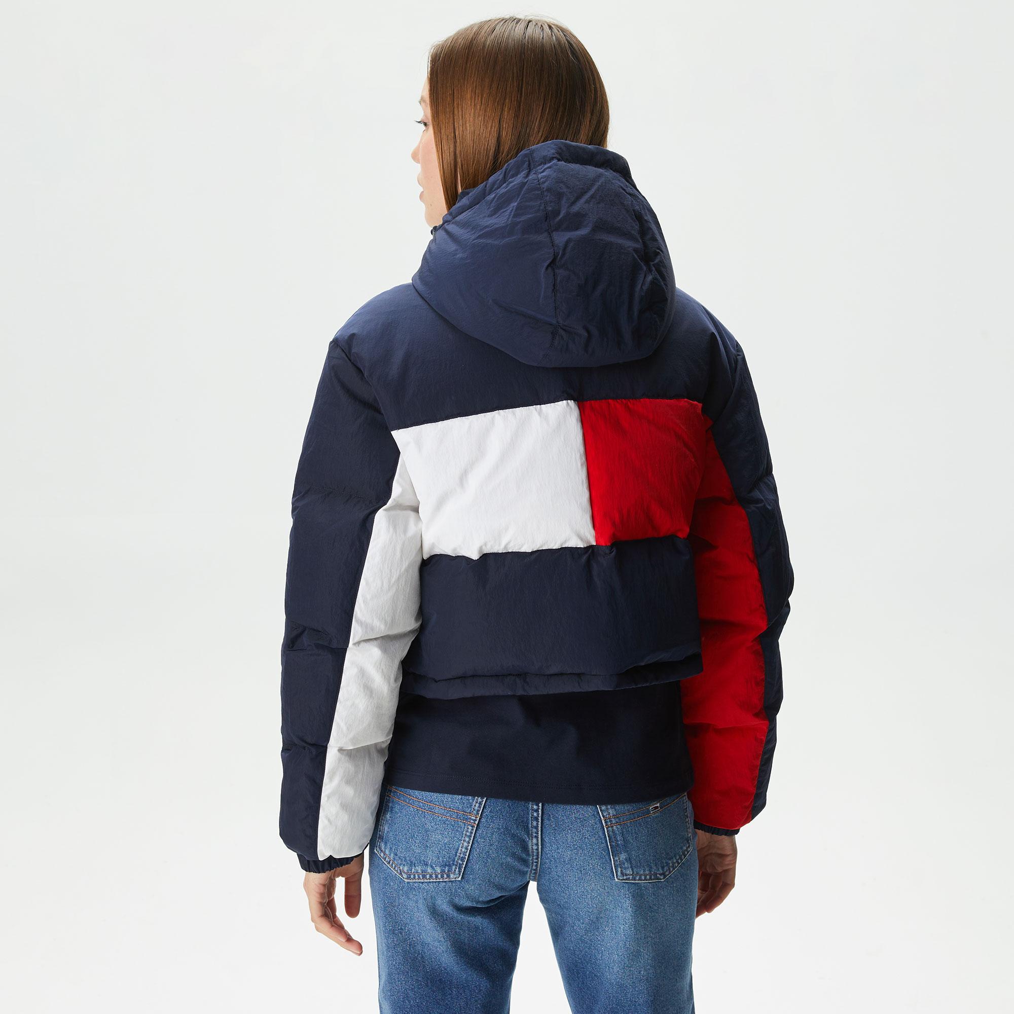 Tommy Jeans Alaska Archive Flag Kadın Lacivert Mont